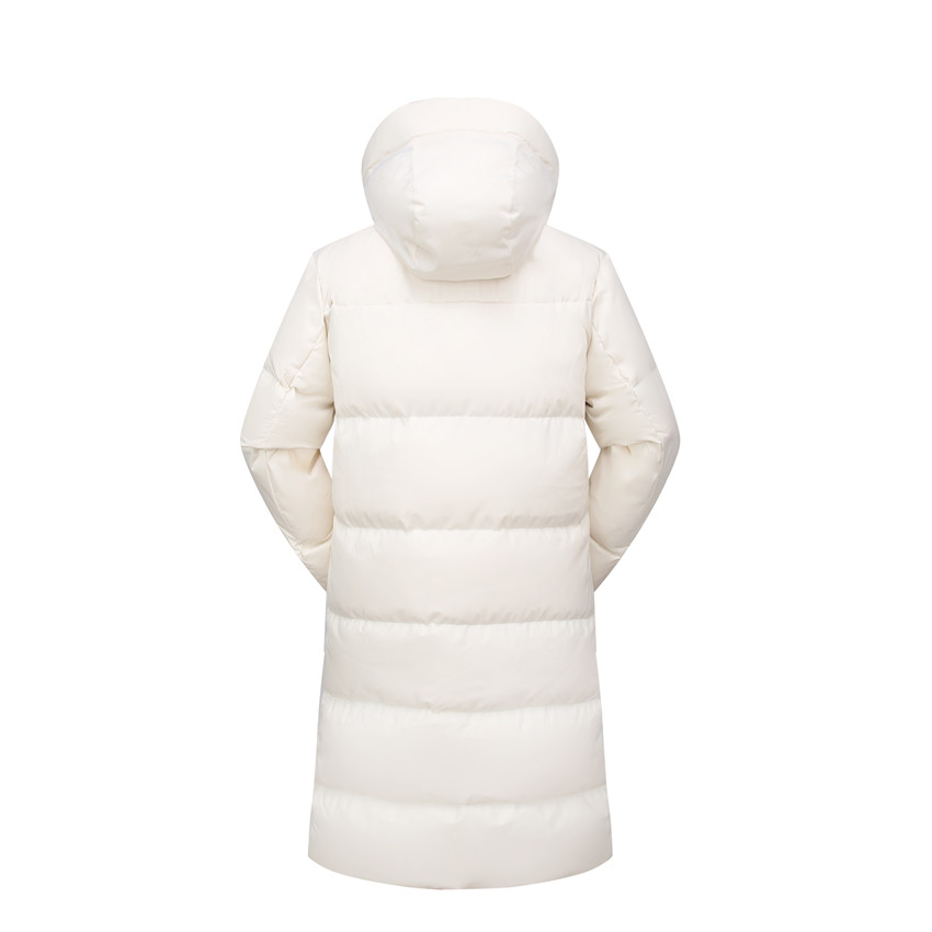 白色長(cháng)款羽絨服背面圖